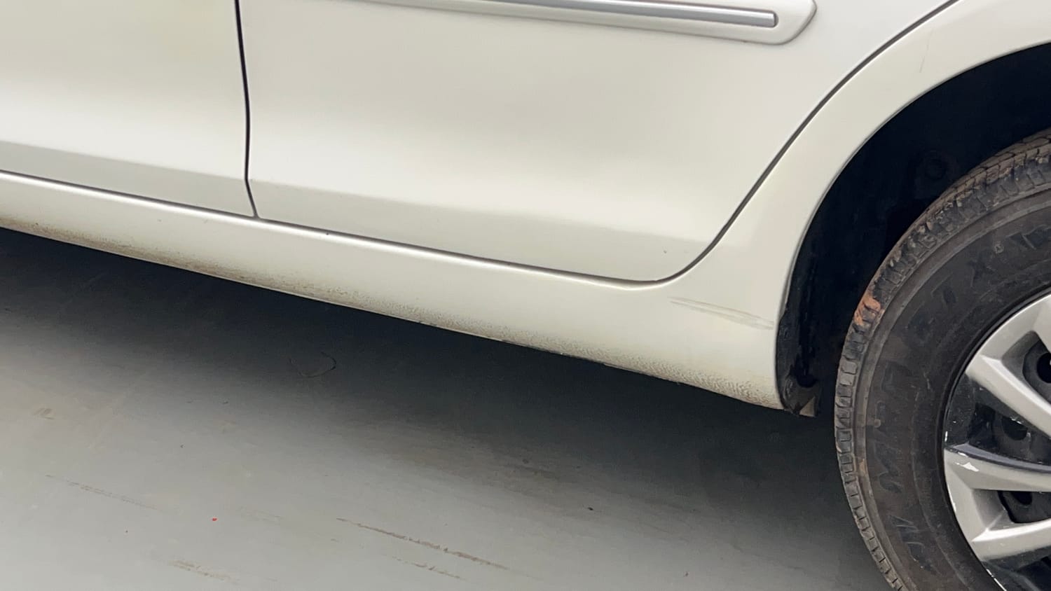 Used 2013 Maruti Suzuki Swift VXi Petrol Manual dents MINOR DENT