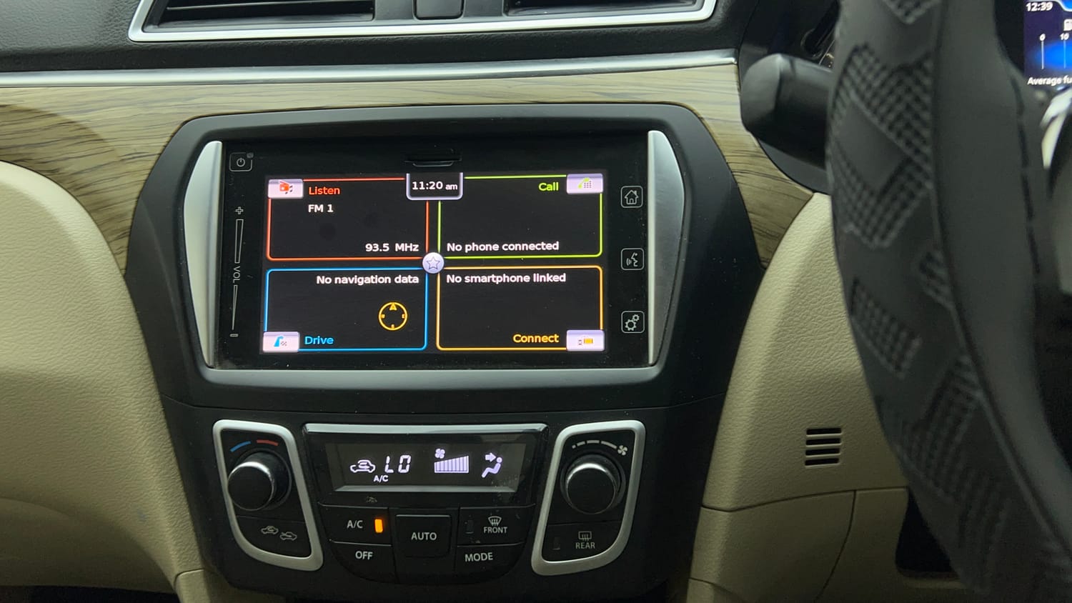 Used 2020 Maruti Suzuki Ciaz Alpha Hybrid 1.5 Petrol Manual top_features Touch screen infotainment system