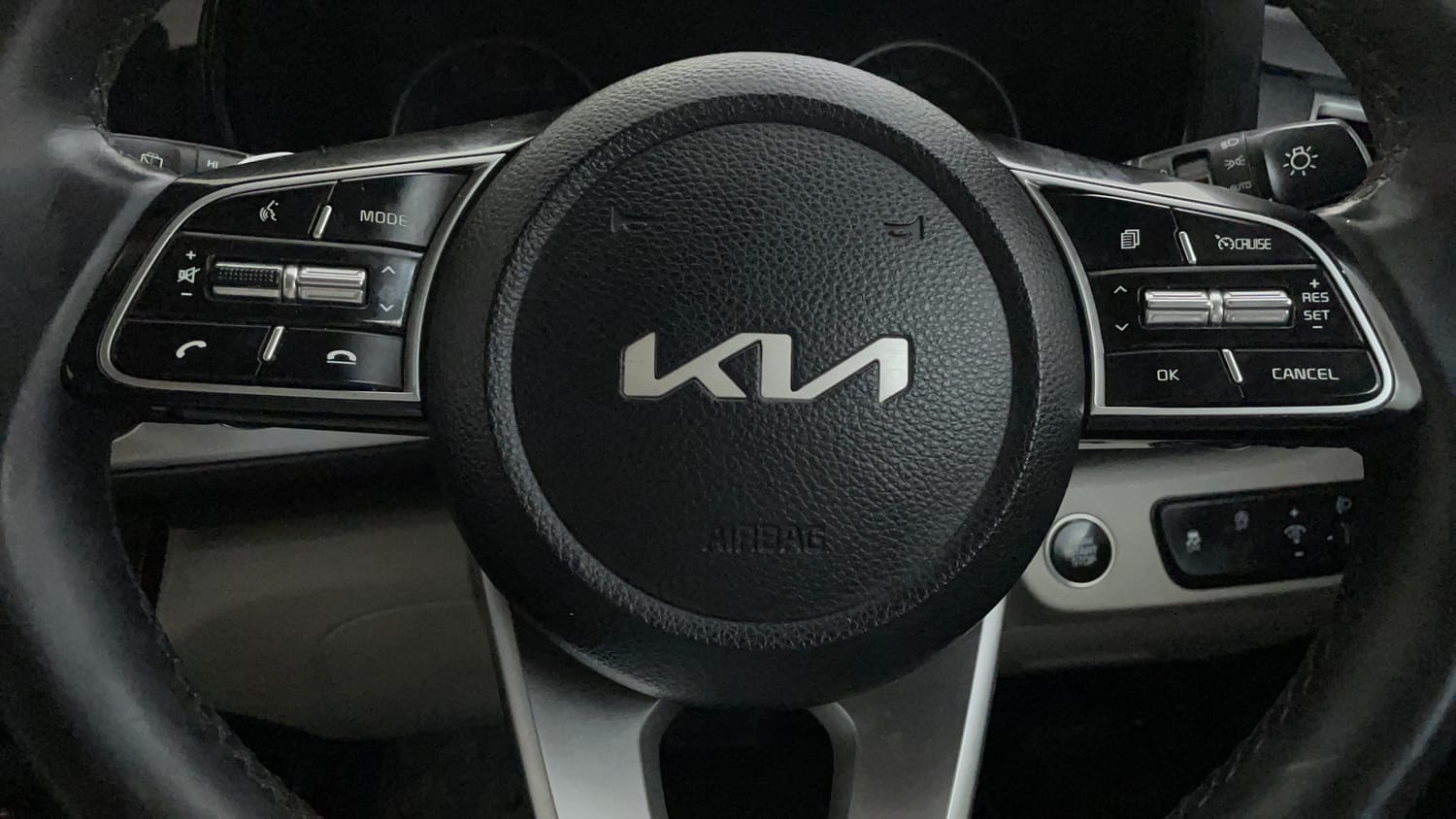 Used 2023 kia Seltos HTX 1.5 Petrol IVT Petrol Automatic top_features Airbags