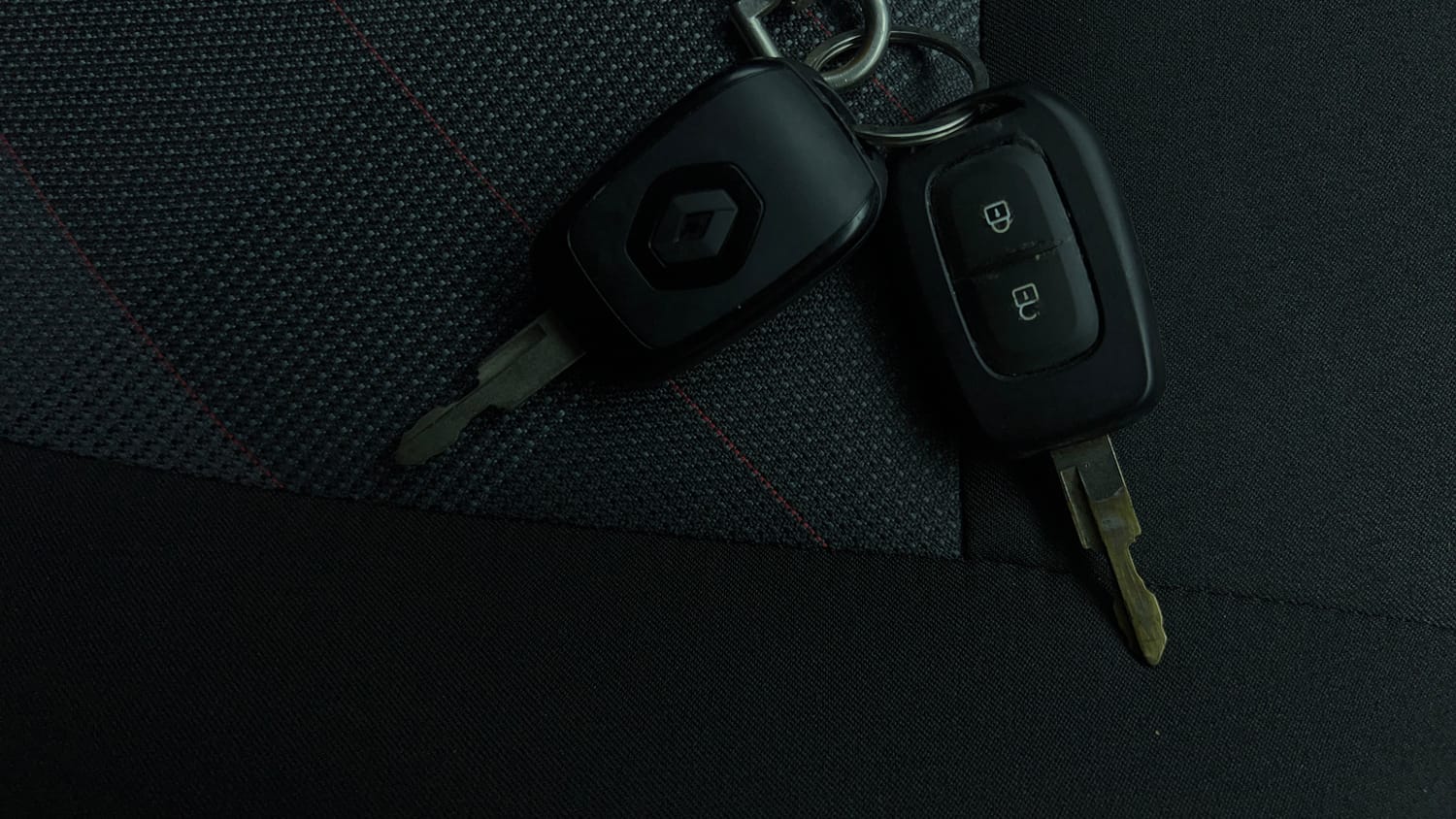 Used 2020 Renault Kwid RXT 1.0 Opt Petrol Manual extra CAR KEY VIEW