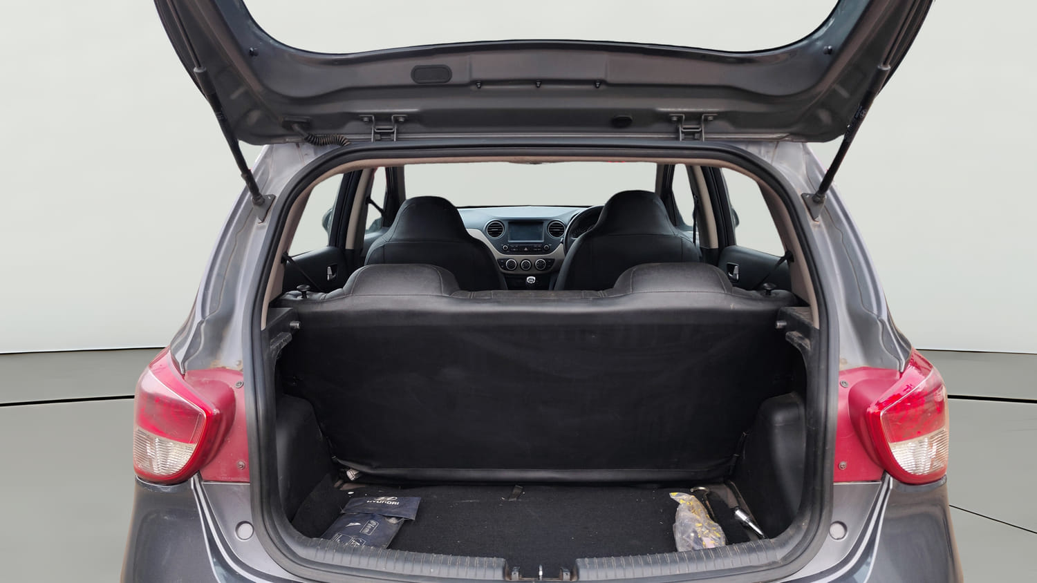 Used 2017 Hyundai Grand i10 Sportz (O) 1.2 Kappa VTVT Petrol Manual interior DICKY INSIDE VIEW