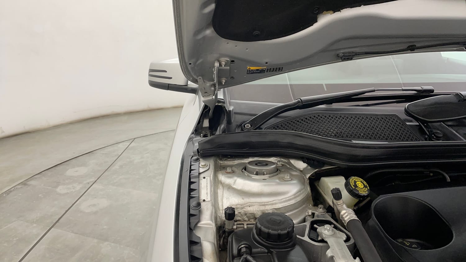 Used 2016 Mercedes-Benz CLA 200 CDI Sport Diesel Automatic engine ENGINE RIGHT SIDE HINGE & APRON VIEW