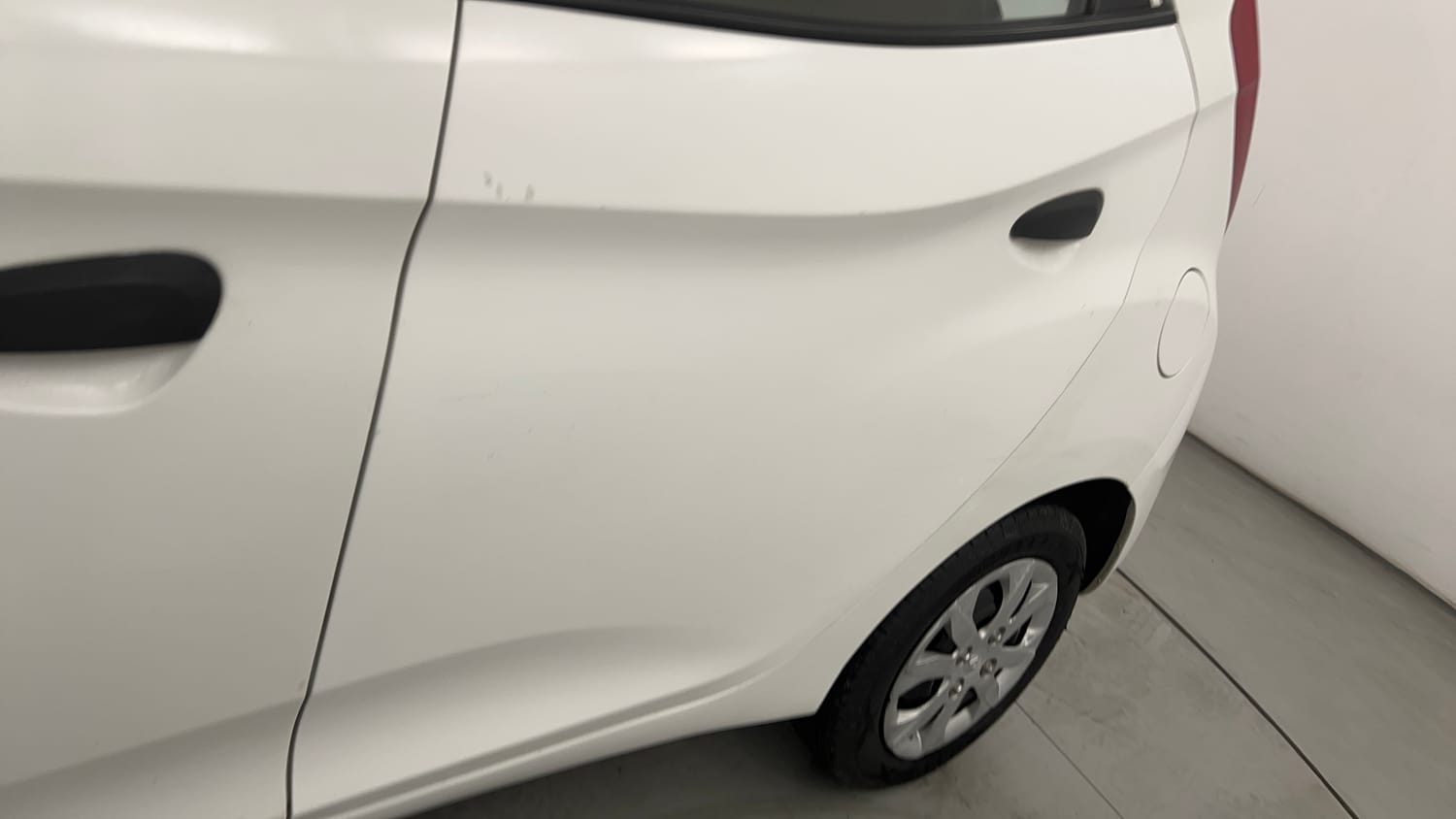 Used 2019 Hyundai Eon Magna + Petrol Manual dents MINOR SCRATCH