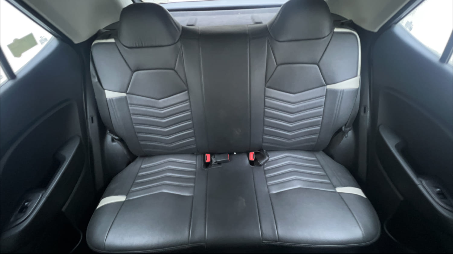 Used 2019 Hyundai Venue S 1.2 Petrol Petrol Manual interior REAR SEAT CONDITION VIEW