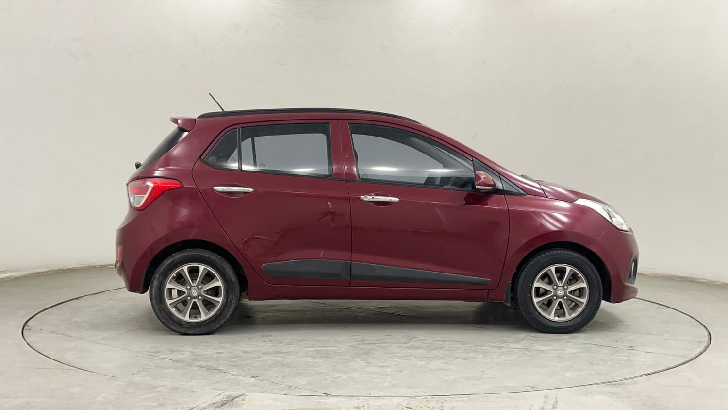 Used 2013 Hyundai Grand i10 Asta 1.2 Kappa VTVT (O) Petrol Manual exterior RIGHT SIDE VIEW