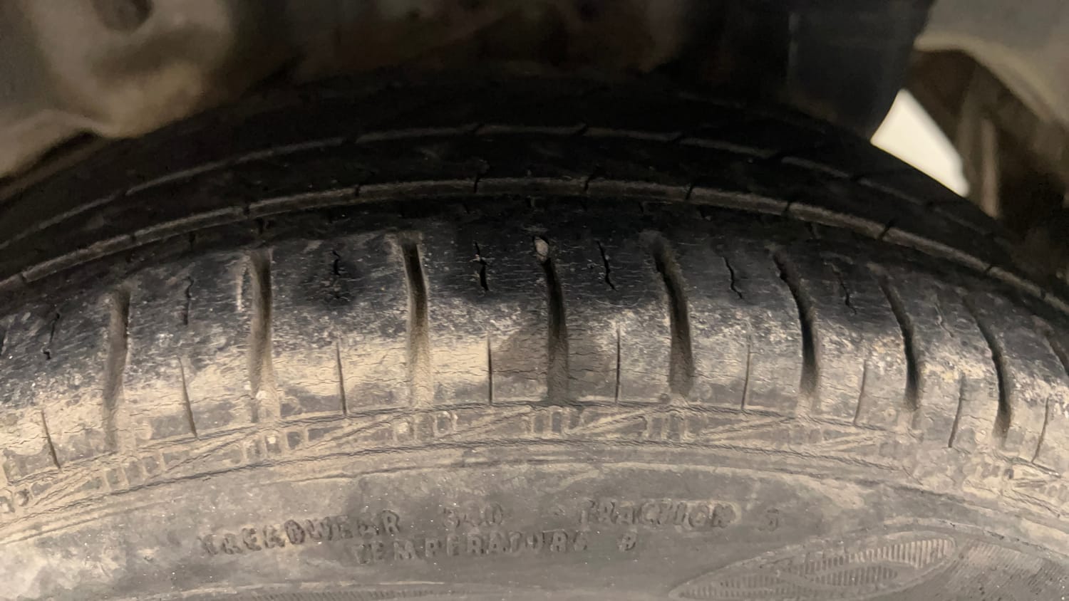 Used 2018 Hyundai Eon Era + Petrol Manual tyres LEFT REAR TYRE TREAD VIEW