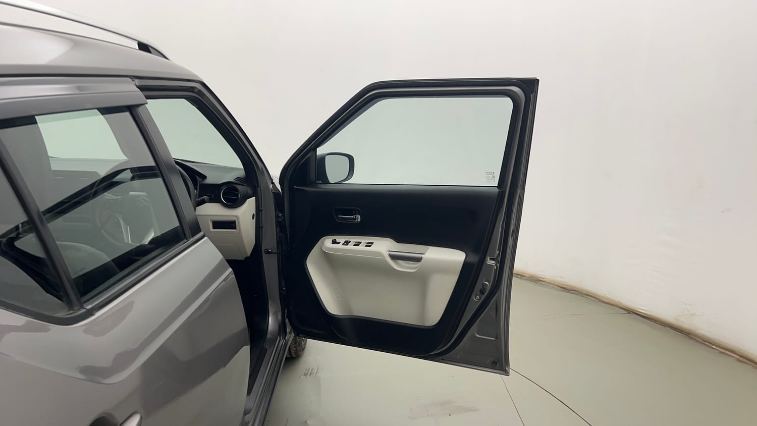 Used 2022 Maruti Suzuki Ignis Delta 1.2 MT Petrol Manual interior RIGHT FRONT DOOR OPEN VIEW