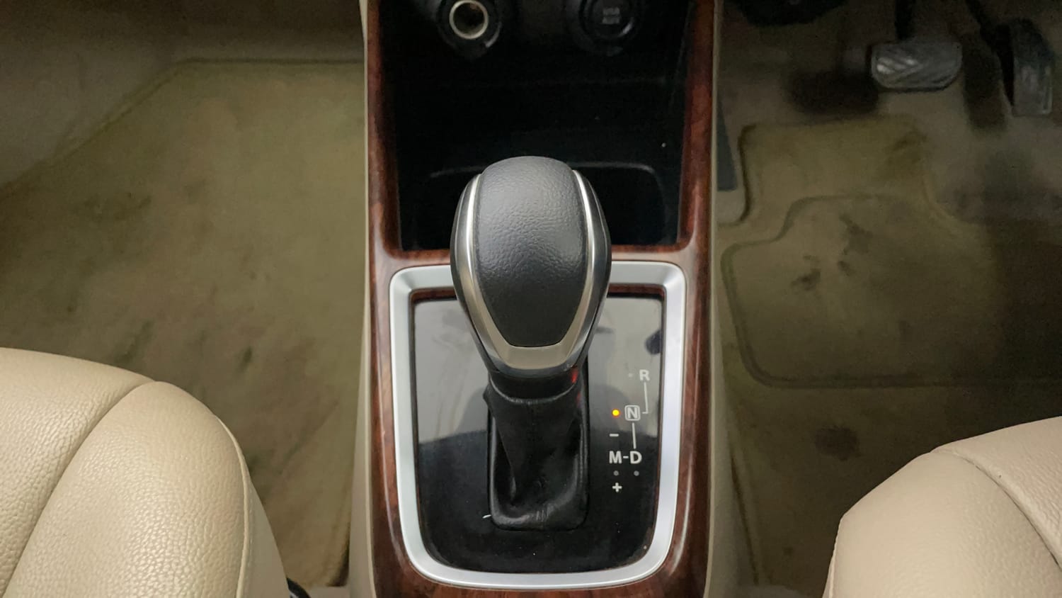 Used 2018 Maruti Suzuki Dzire VXi AMT Petrol Automatic interior GEAR  KNOB VIEW
