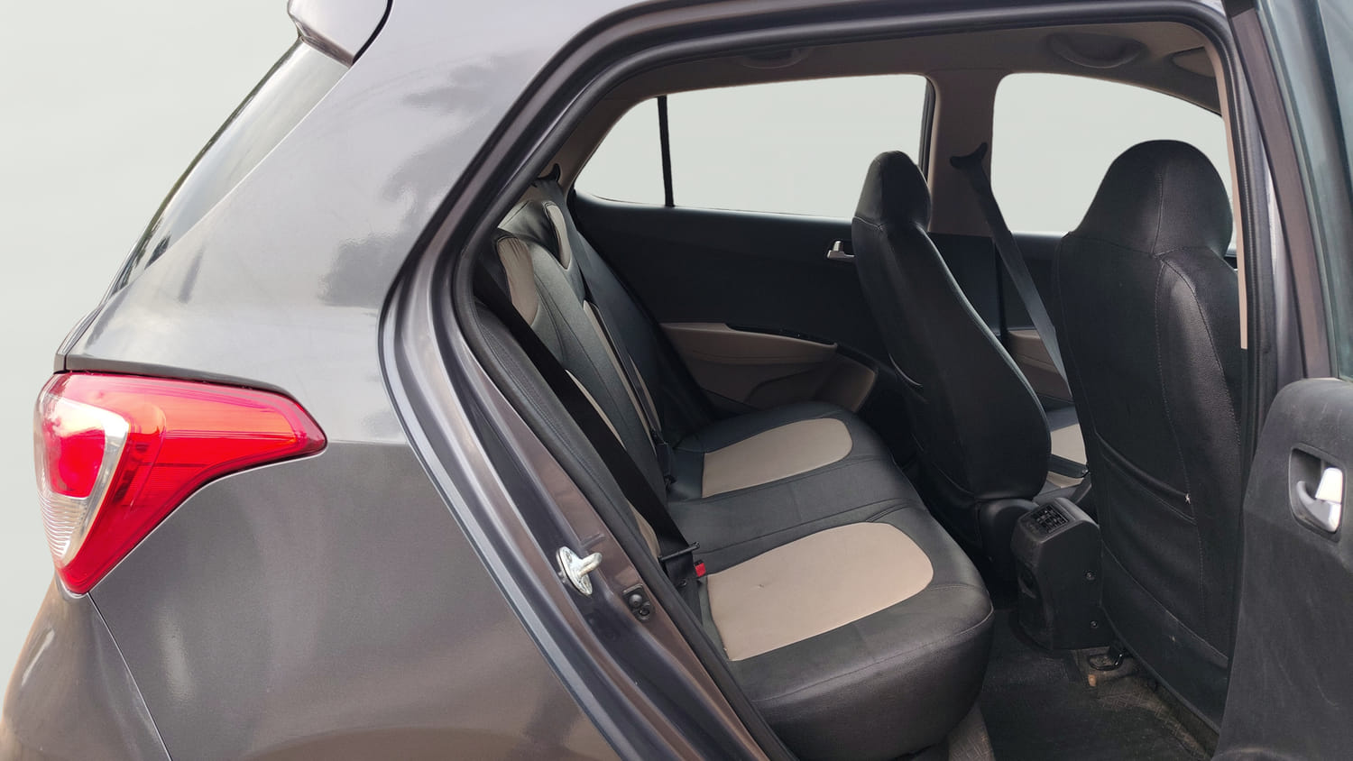 Used 2017 Hyundai Grand i10 Sportz (O) 1.2 Kappa VTVT Petrol Manual interior RIGHT SIDE REAR DOOR CABIN VIEW
