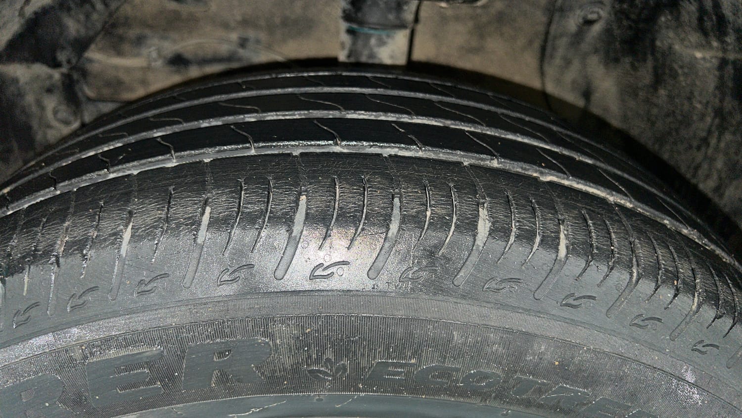 Used 2022 Maruti Suzuki Brezza Zxi Plus Dual Tone Petrol Manual tyres LEFT FRONT TYRE TREAD VIEW