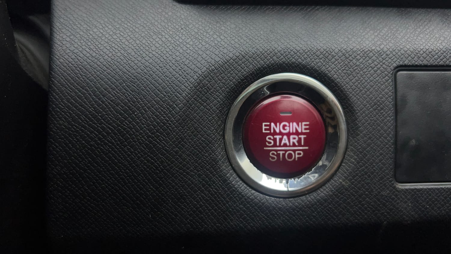 Used 2018 Honda BR-V V CVT Petrol Petrol Automatic top_features Keyless start