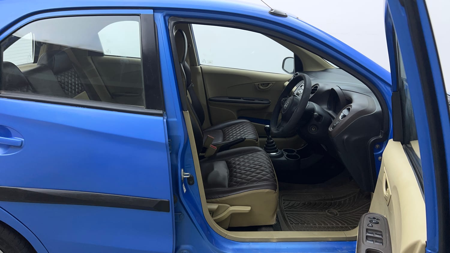 Used 2013 Honda Brio S MT Petrol Manual interior RIGHT SIDE FRONT DOOR CABIN VIEW