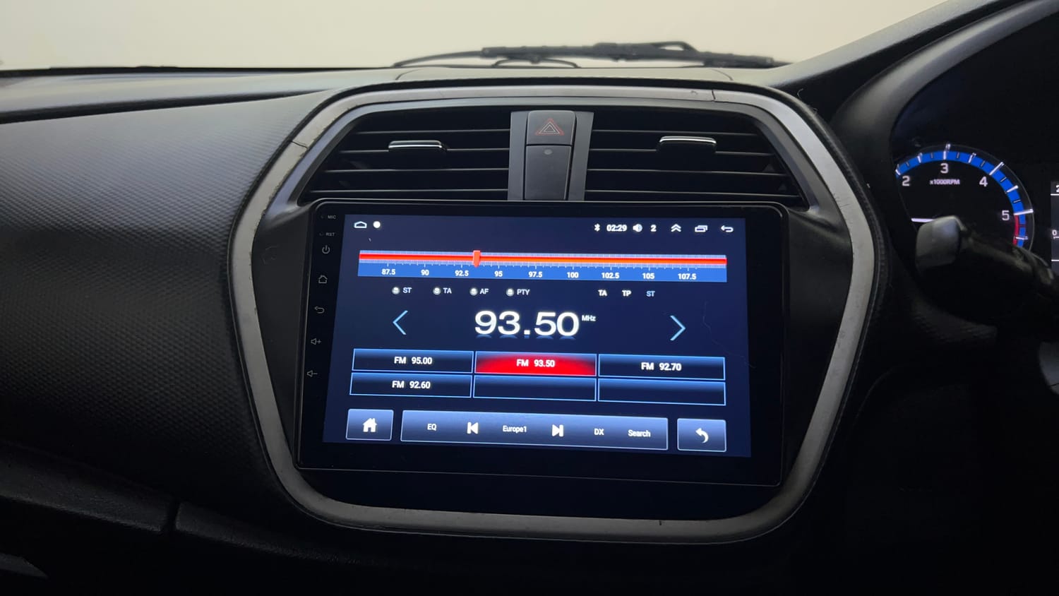 Used 2016 Maruti Suzuki S-Cross Delta 1.6 Diesel Manual top_features Integrated (in-dash) music system