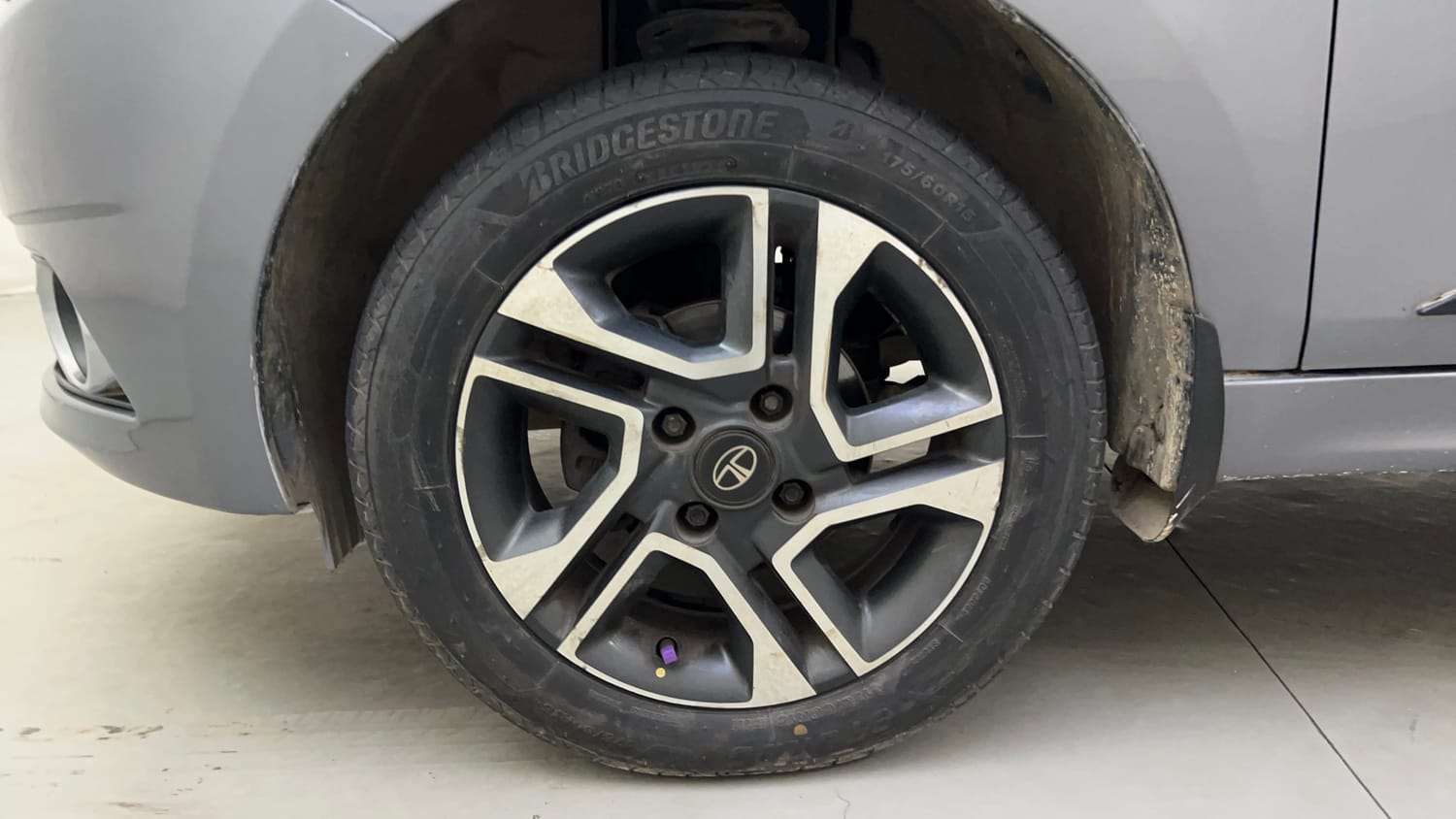 Used 2019 Tata Tiago Revotron XZA Plus Petrol Automatic tyres LEFT FRONT TYRE RIM VIEW
