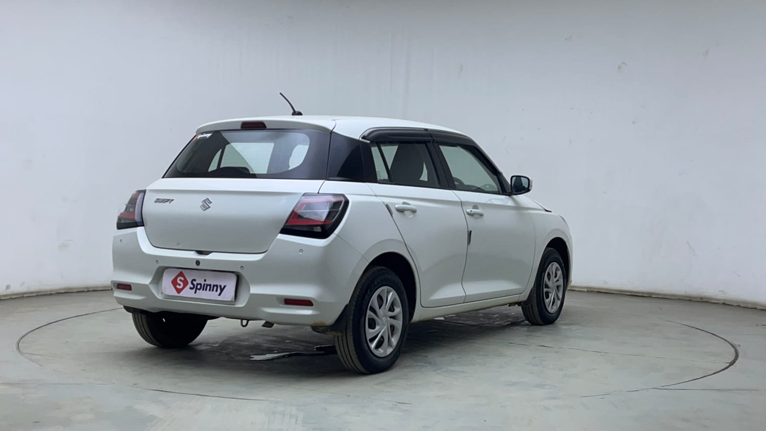 Used 2025 Maruti Suzuki Swift VXi (O) AMT Petrol Automatic exterior RIGHT REAR CORNER VIEW