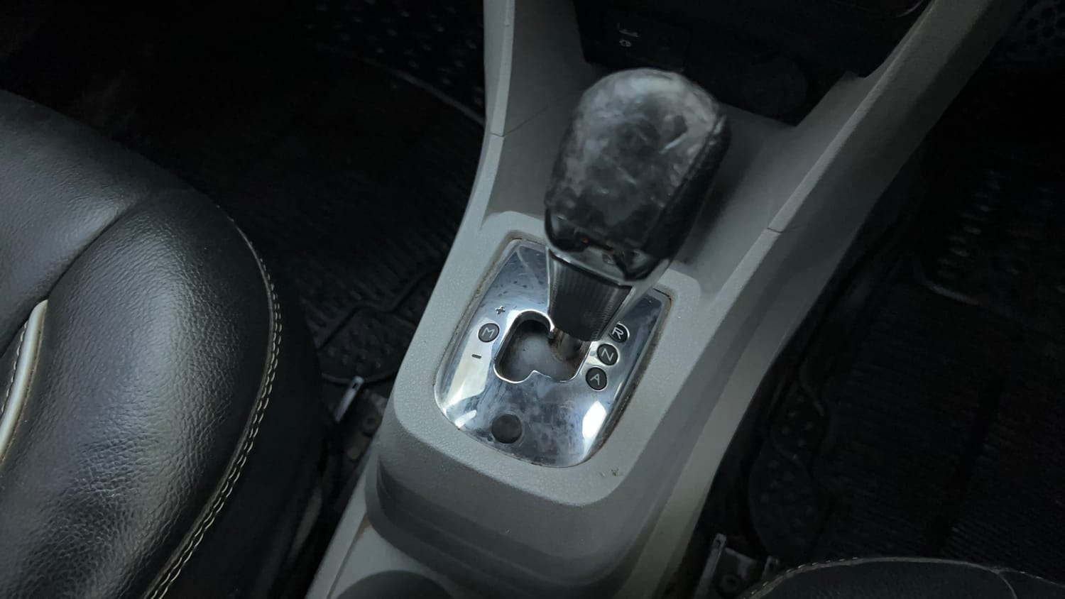 Used 2020 Tata Tiago XZA Plus Dual Tone Petrol Automatic interior GEAR  KNOB VIEW