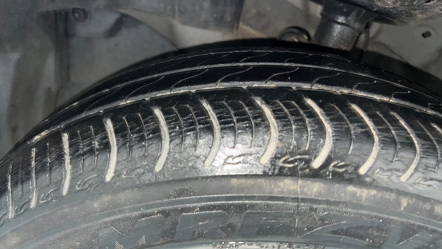 Used 2021 Honda Amaze 1.2 V MT Petrol Petrol Manual tyres LEFT FRONT TYRE TREAD VIEW