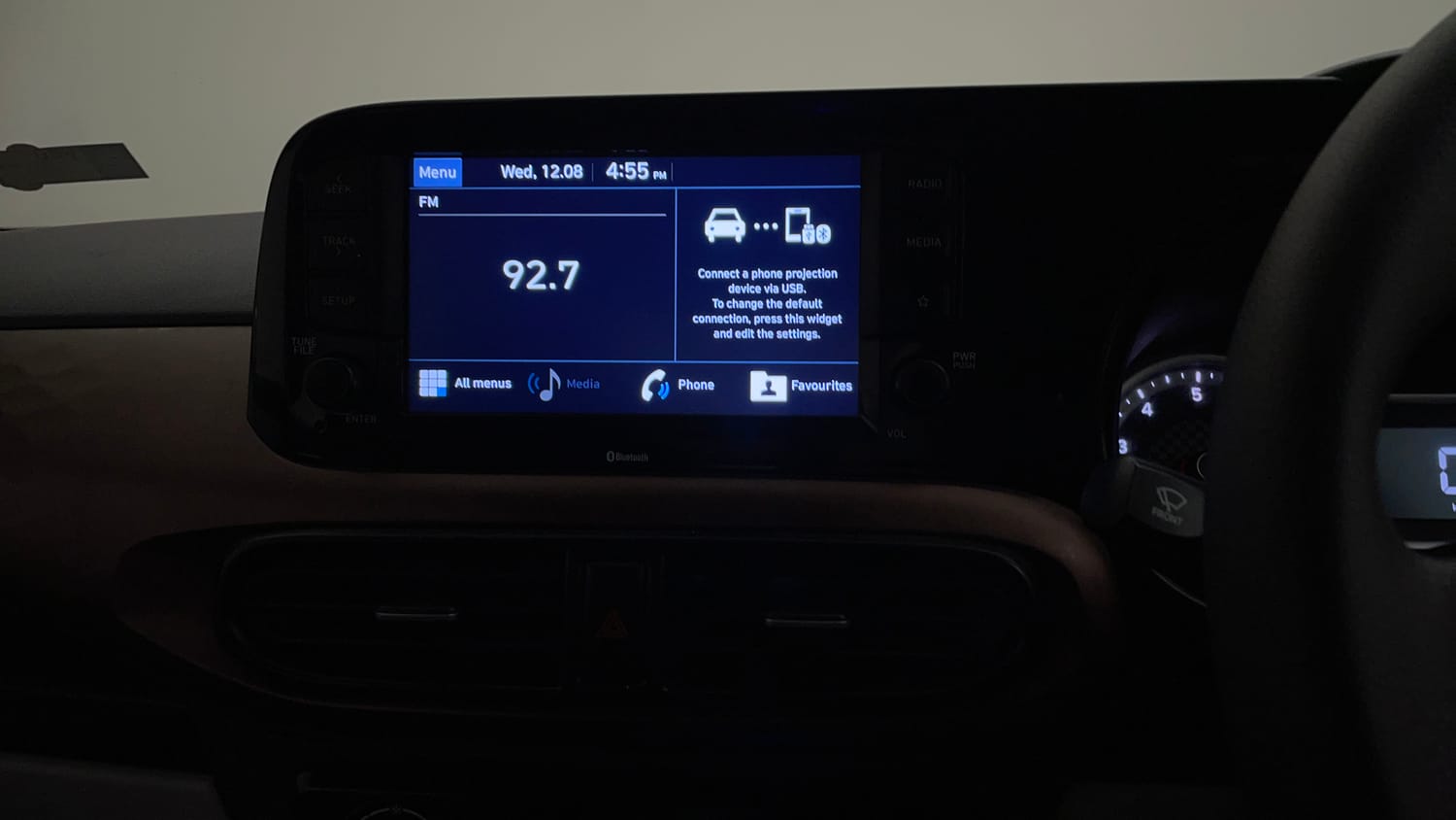 Used 2020 Hyundai Aura SX Plus 1.2 AMT Petrol Petrol Automatic top_features Touch screen infotainment system