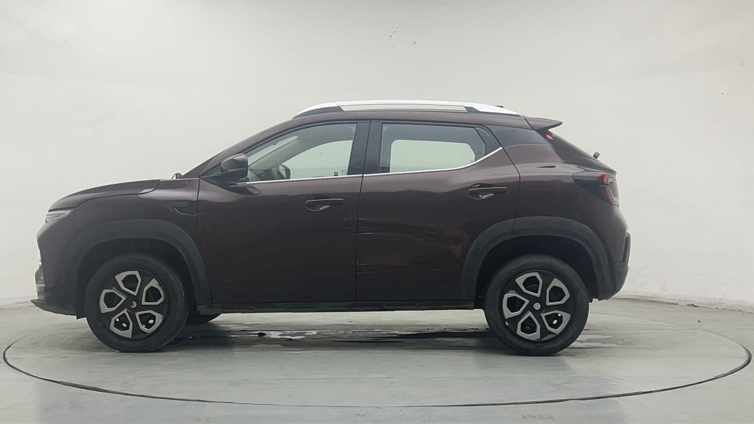 Used 2021 Renault Kiger RXT 1.0 Turbo MT Petrol Manual exterior LEFT SIDE VIEW