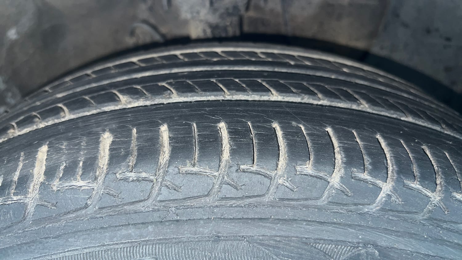 Used 2019 Hyundai Elite i20 Sportz Plus 1.2 Petrol Manual tyres RIGHT FRONT TYRE TREAD VIEW