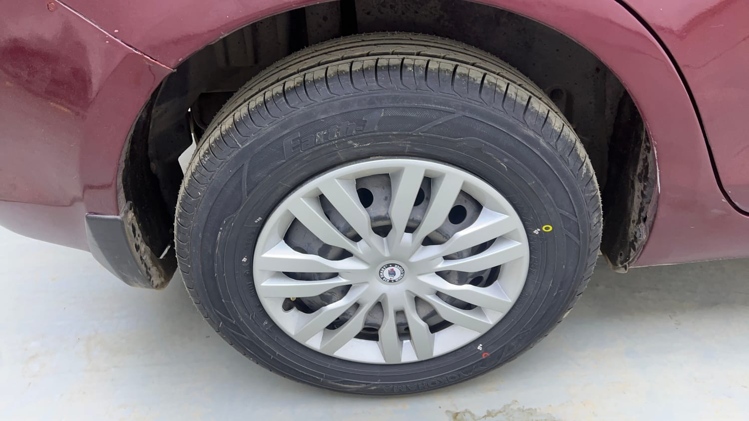 Used 2017 Maruti Suzuki Swift Dzire VDI Diesel Manual tyres RIGHT REAR TYRE RIM VIEW
