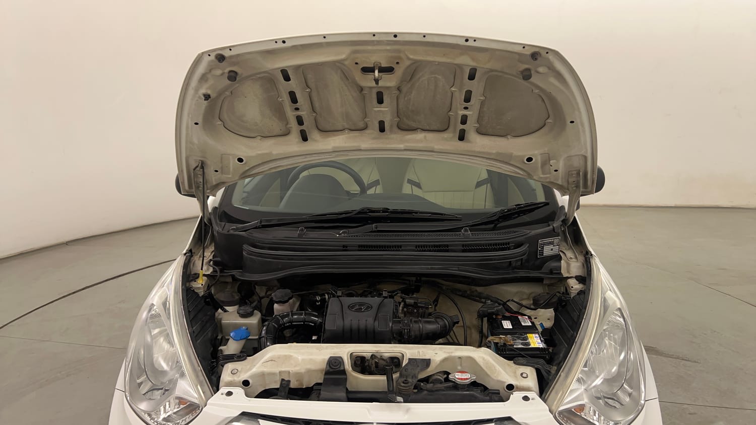 Used 2019 Hyundai Eon Magna + Petrol Manual engine ENGINE & BONNET OPEN FRONT VIEW