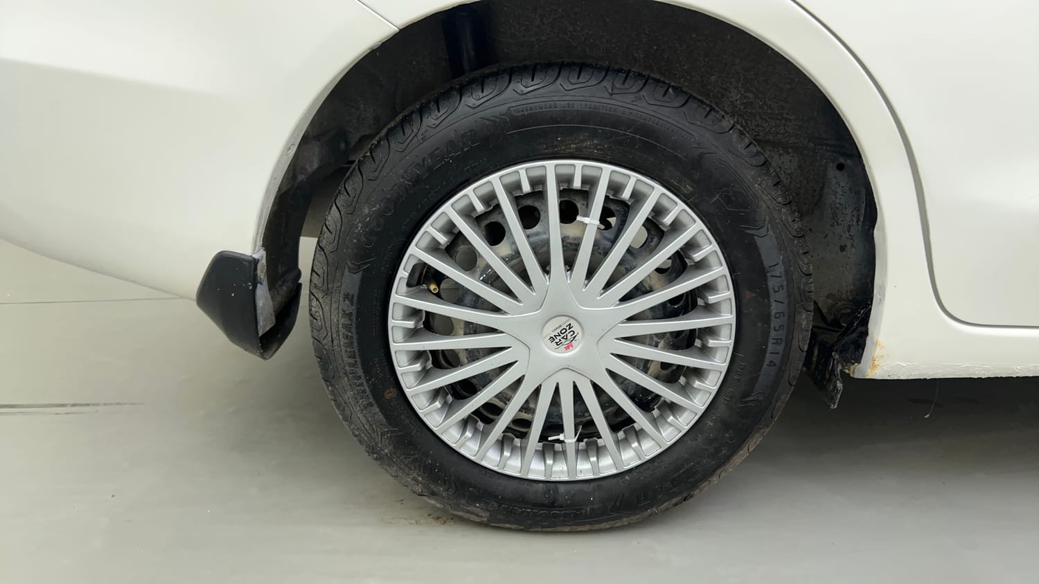 Used 2016 Honda Amaze 1.2 SX i-VTEC Petrol Manual tyres RIGHT REAR TYRE RIM VIEW