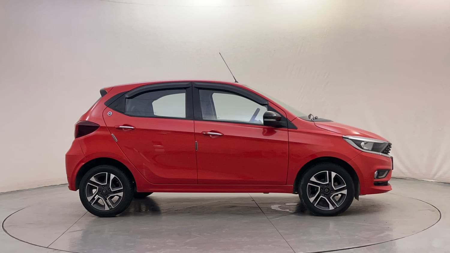 Used 2023 Tata Tiago XZA Plus Petrol Automatic exterior RIGHT SIDE VIEW
