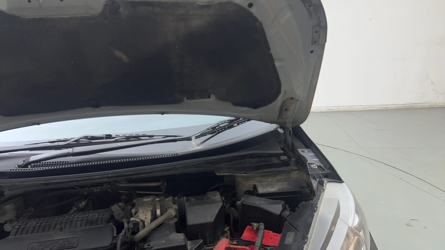 Used 2017 Honda WR-V VX MT Petrol Petrol Manual engine ENGINE LEFT SIDE HINGE & APRON VIEW