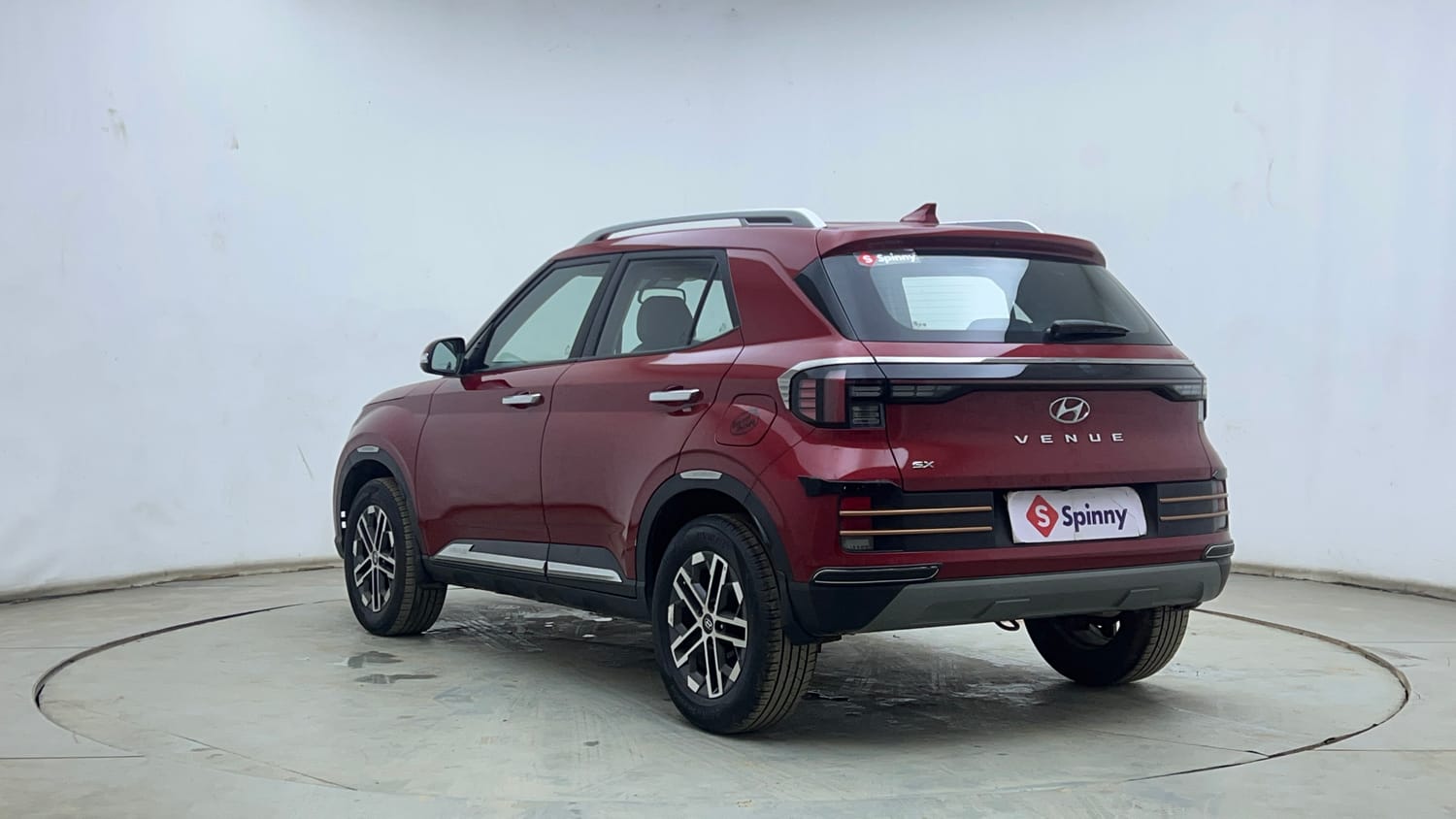 Used 2022 Hyundai Venue SX (O) 1.5 CRDi Diesel Manual exterior LEFT REAR CORNER VIEW