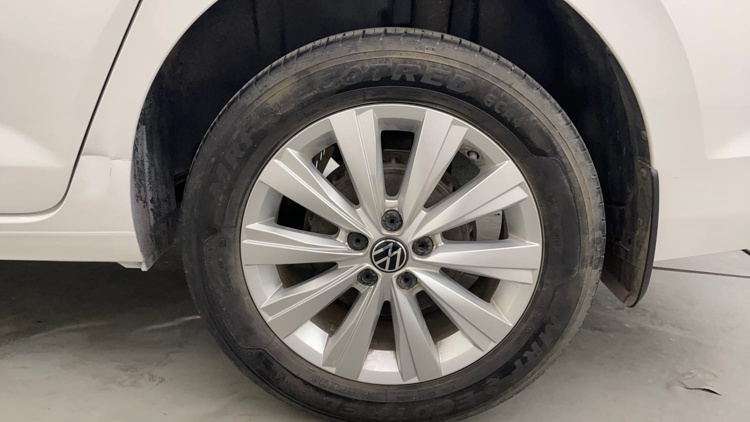Used 2023 Volkswagen Virtus Highline 1.0 TSI MT Petrol Manual tyres LEFT REAR TYRE RIM VIEW