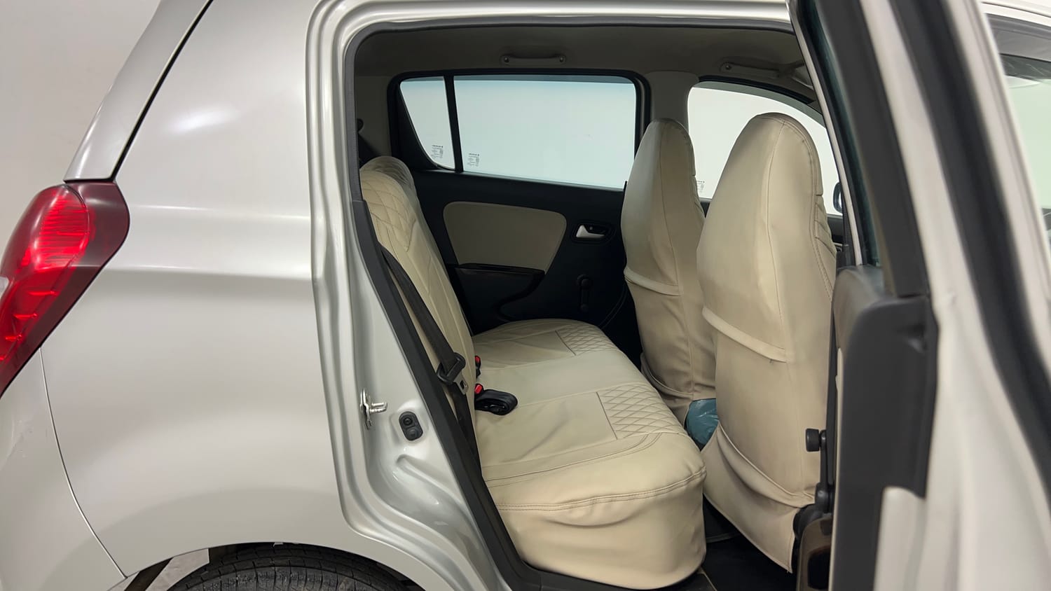 Used 2023 Maruti Suzuki Alto 800 VXi Petrol Manual interior RIGHT SIDE REAR DOOR CABIN VIEW