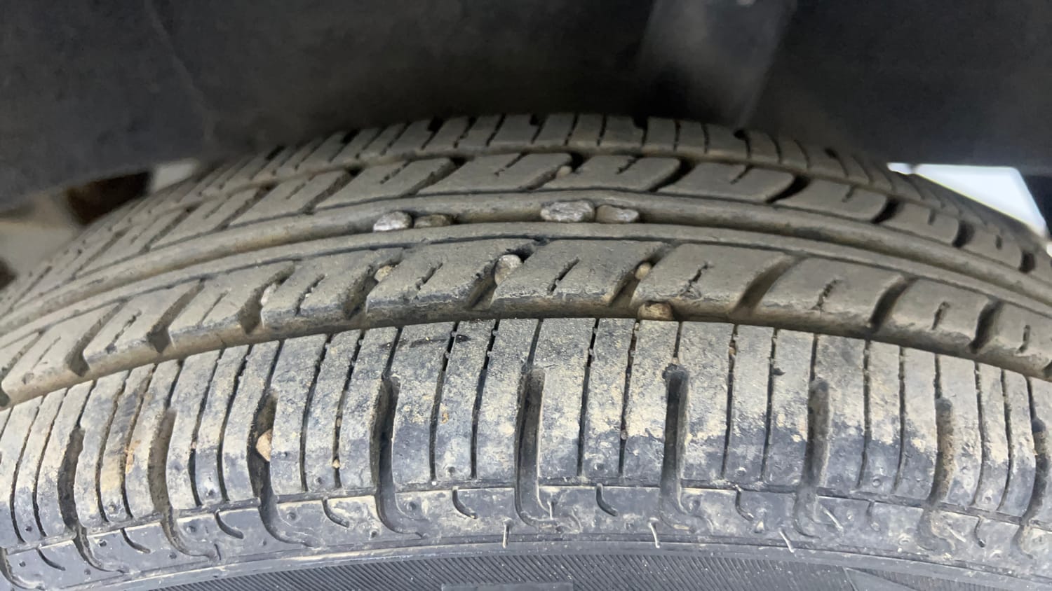 Used 2016 Datsun Redi-GO S Petrol Manual tyres LEFT REAR TYRE TREAD VIEW