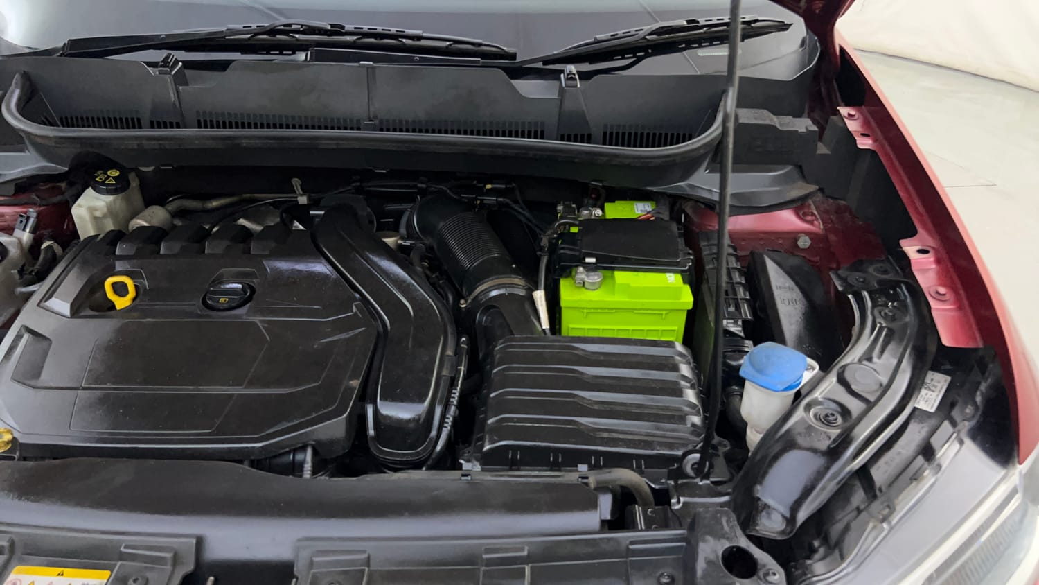 Used 2022 Volkswagen Taigun GT 1.5 TSI MT Petrol Manual engine ENGINE LEFT SIDE HINGE & APRON VIEW