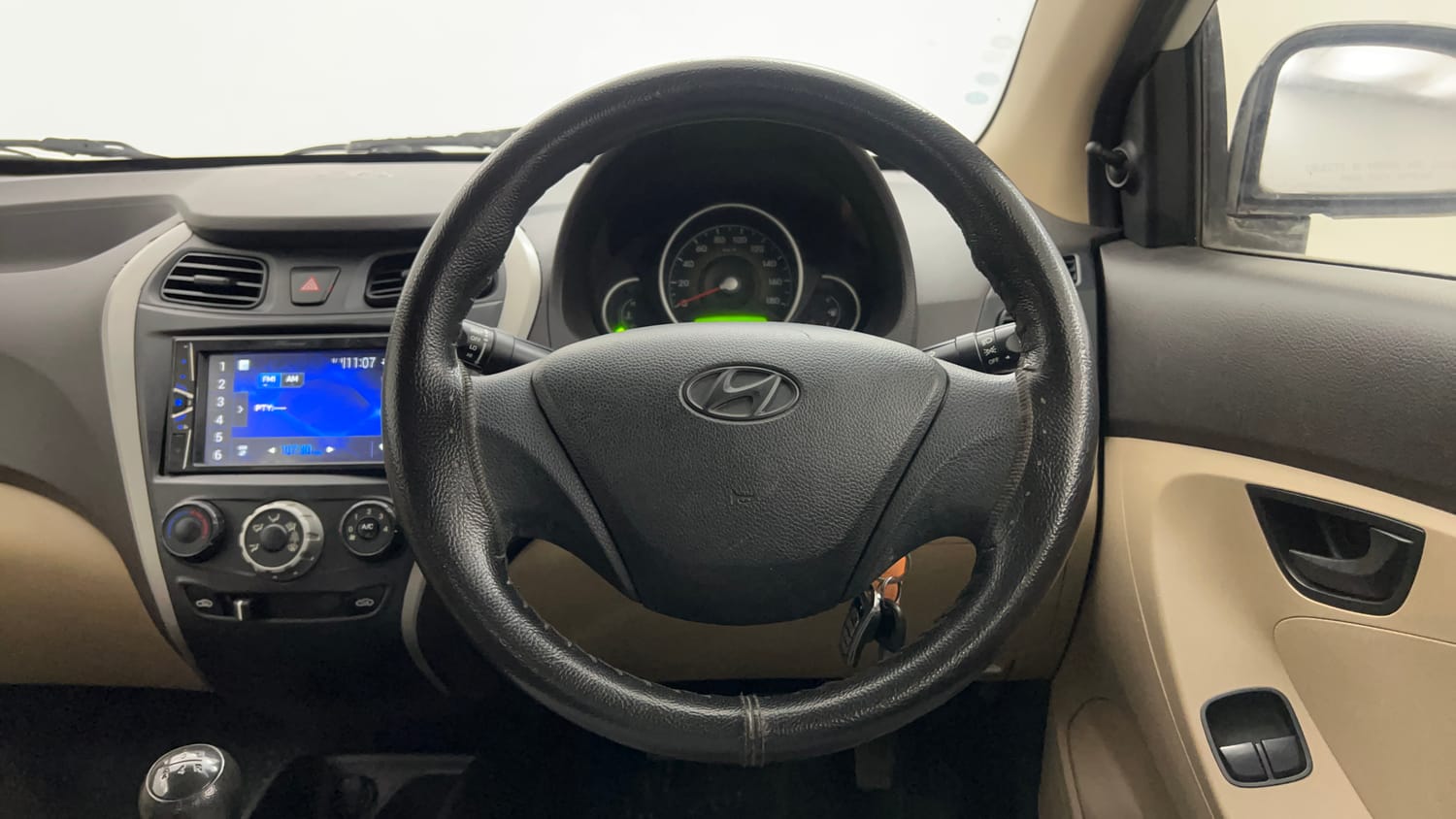 Used 2017 Hyundai Eon Magna + Petrol Manual interior STEERING VIEW