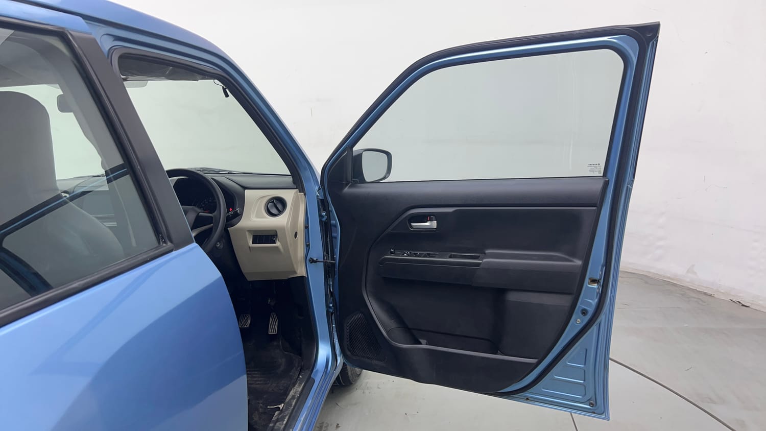 Used 2020 Maruti Suzuki Wagon R VXi 1.2 Petrol Manual interior RIGHT FRONT DOOR OPEN VIEW
