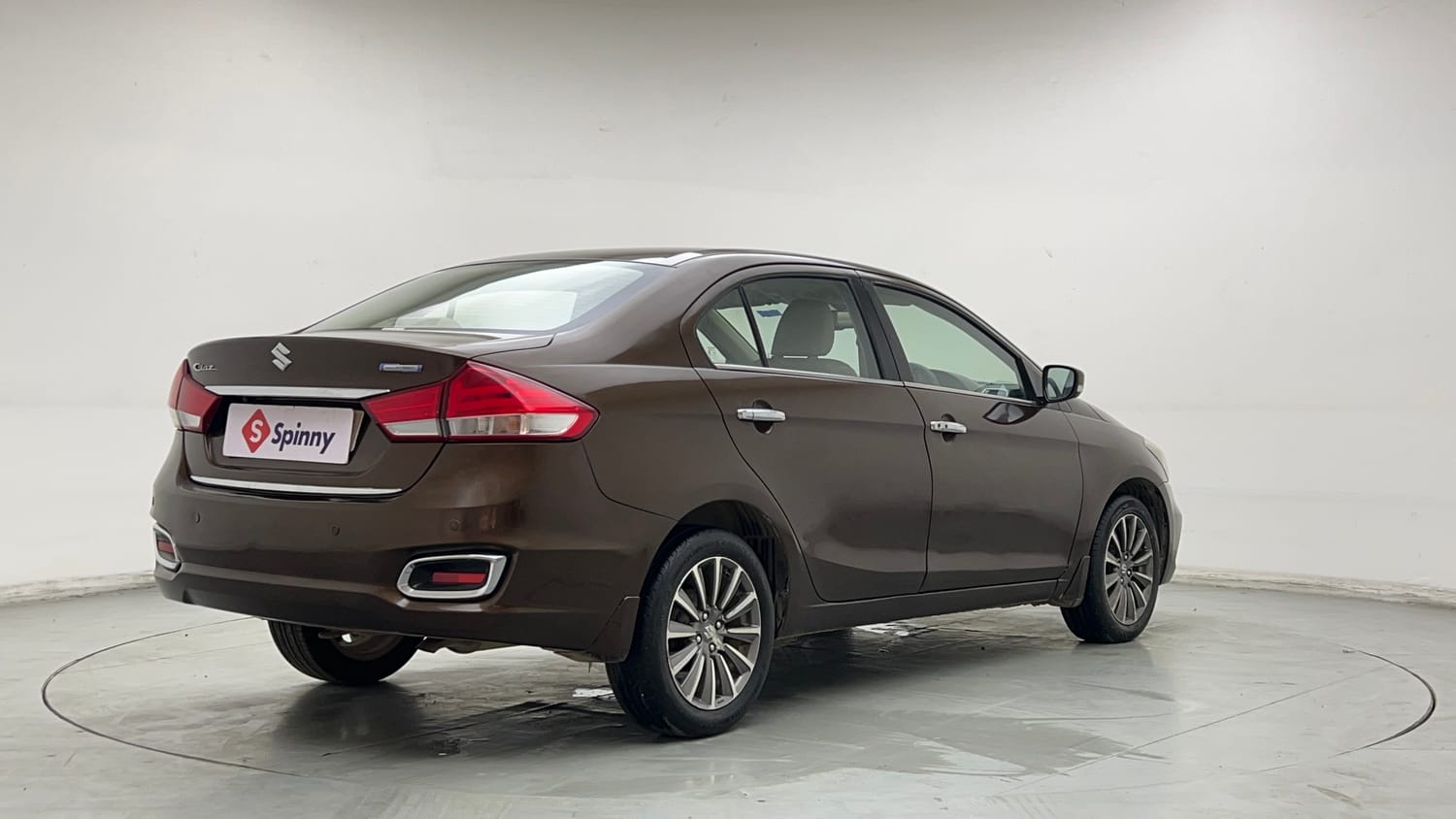 Used 2020 Maruti Suzuki Ciaz Alpha Hybrid 1.5 Petrol Manual exterior RIGHT REAR CORNER VIEW