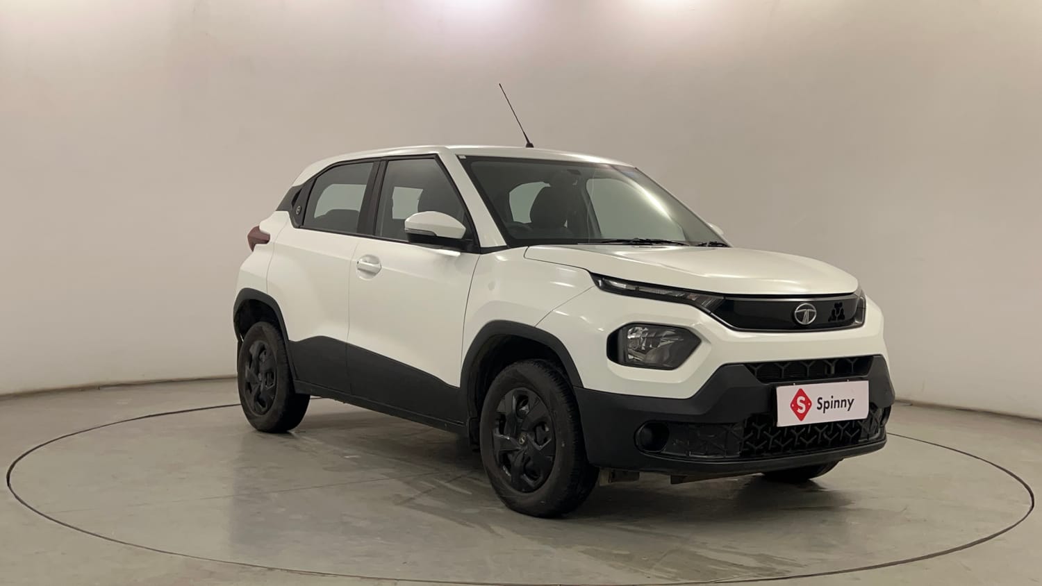 Used 2023 Tata Punch Adventure AMT Petrol Automatic exterior RIGHT FRONT CORNER VIEW