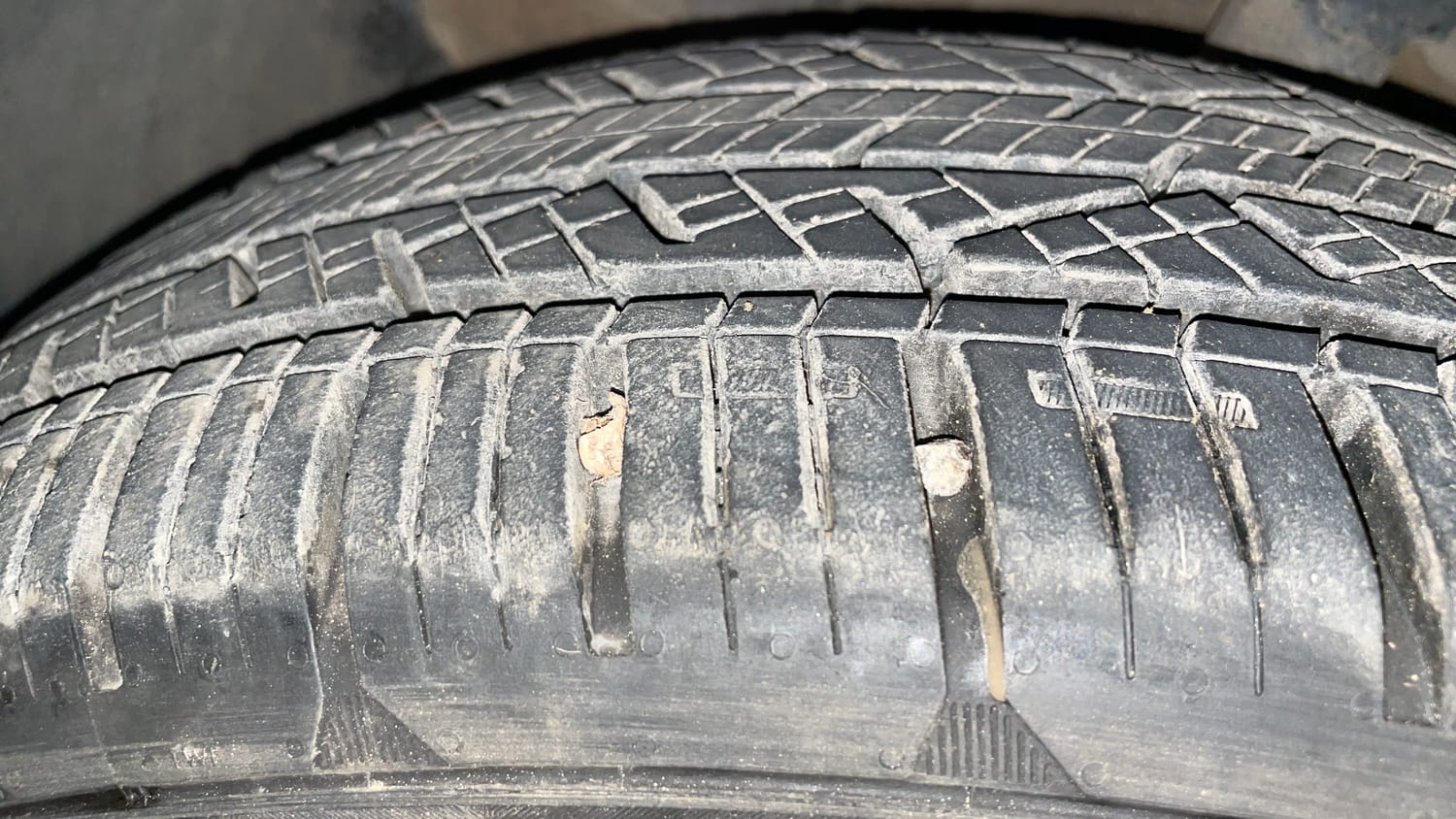 Used 2023 kia Seltos HTX 1.5 Petrol IVT Petrol Automatic tyres LEFT FRONT TYRE TREAD VIEW