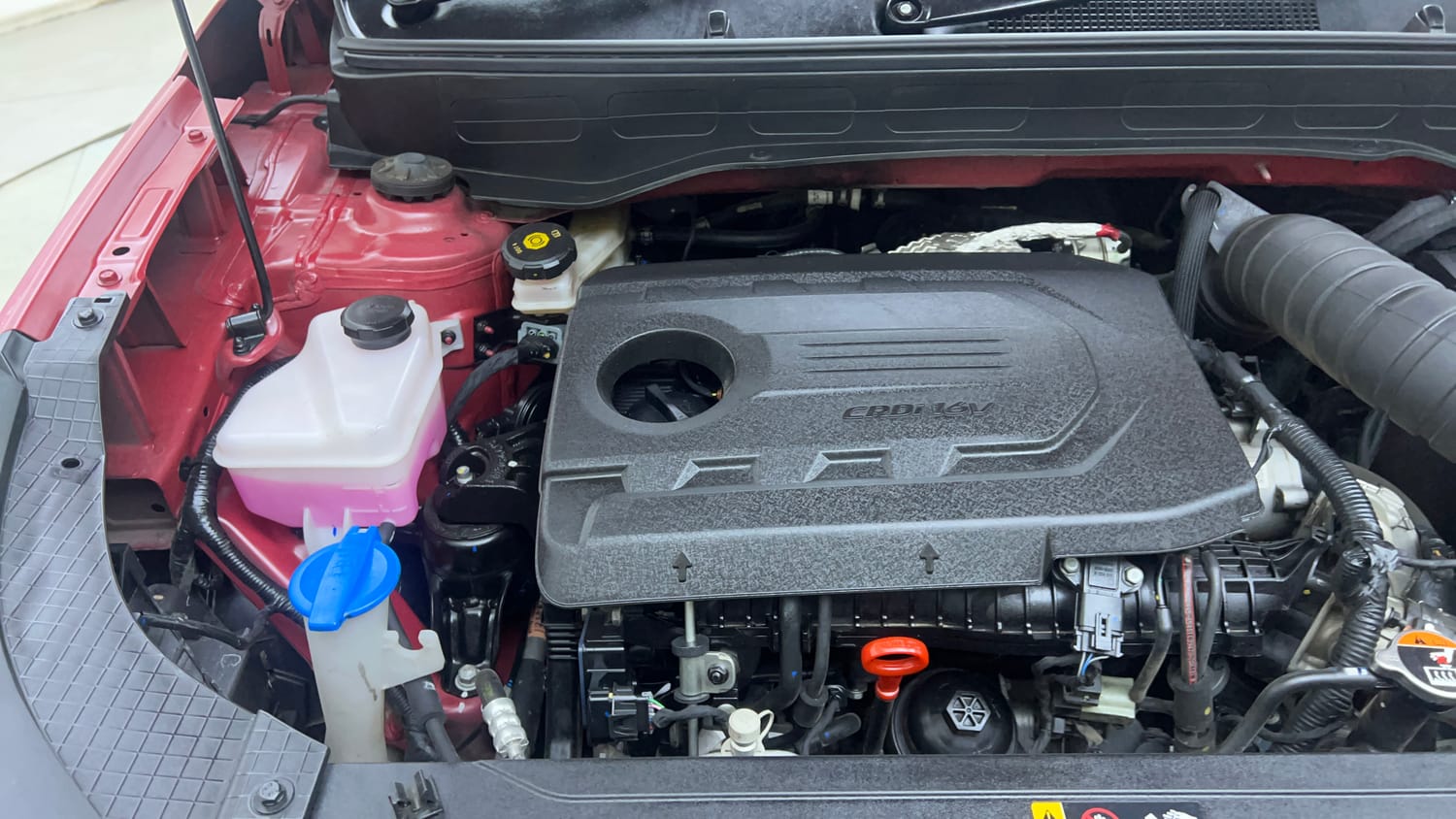 Used 2022 Hyundai Venue SX (O) 1.5 CRDi Diesel Manual engine ENGINE RIGHT SIDE VIEW