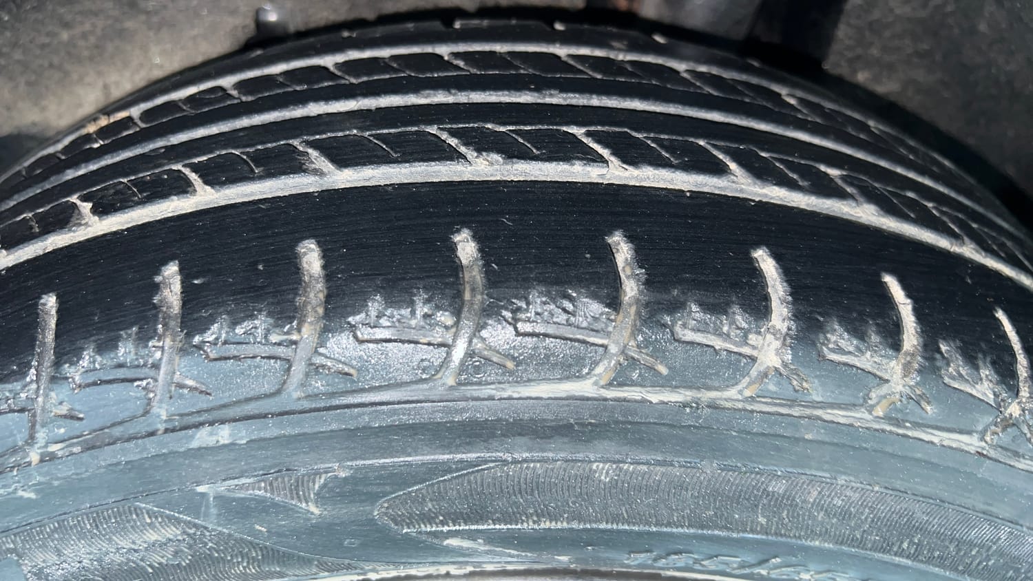 Used 2017 Maruti Suzuki Baleno Delta 1.2 Petrol Manual tyres LEFT REAR TYRE TREAD VIEW