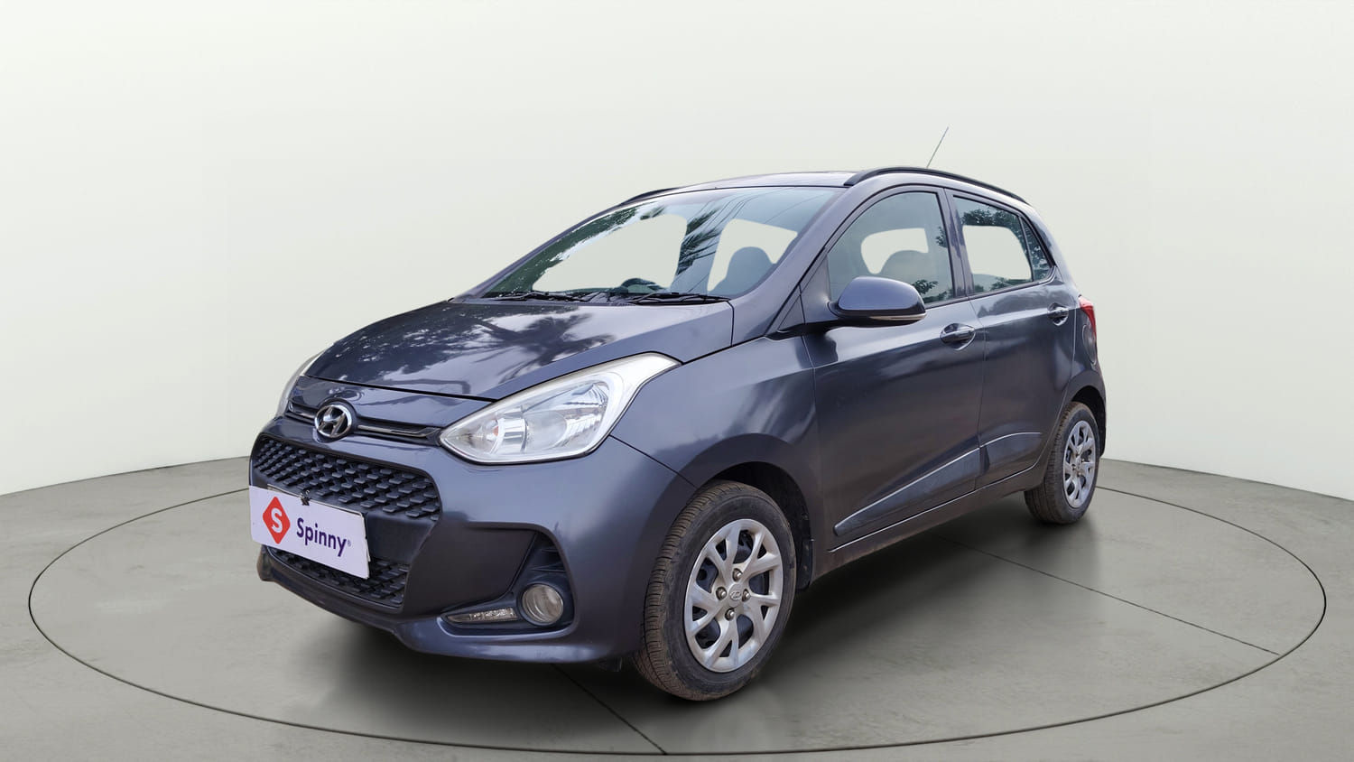 Used 2017 Hyundai Grand i10 Sportz (O) 1.2 Kappa VTVT Petrol Manual exterior LEFT FRONT CORNER VIEW