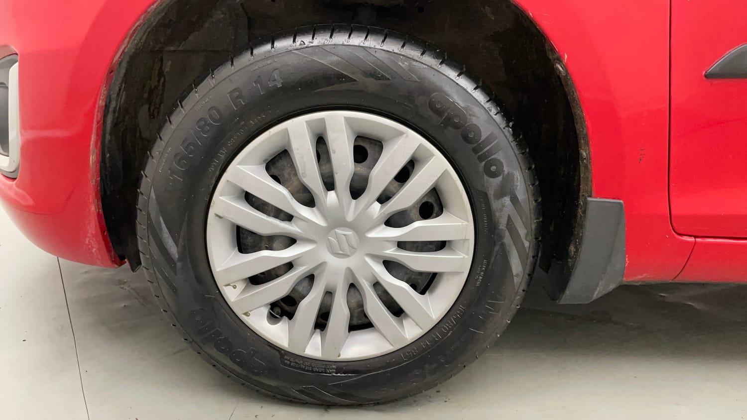 Used 2015 Maruti Suzuki Swift VXi Petrol Manual tyres LEFT FRONT TYRE RIM VIEW