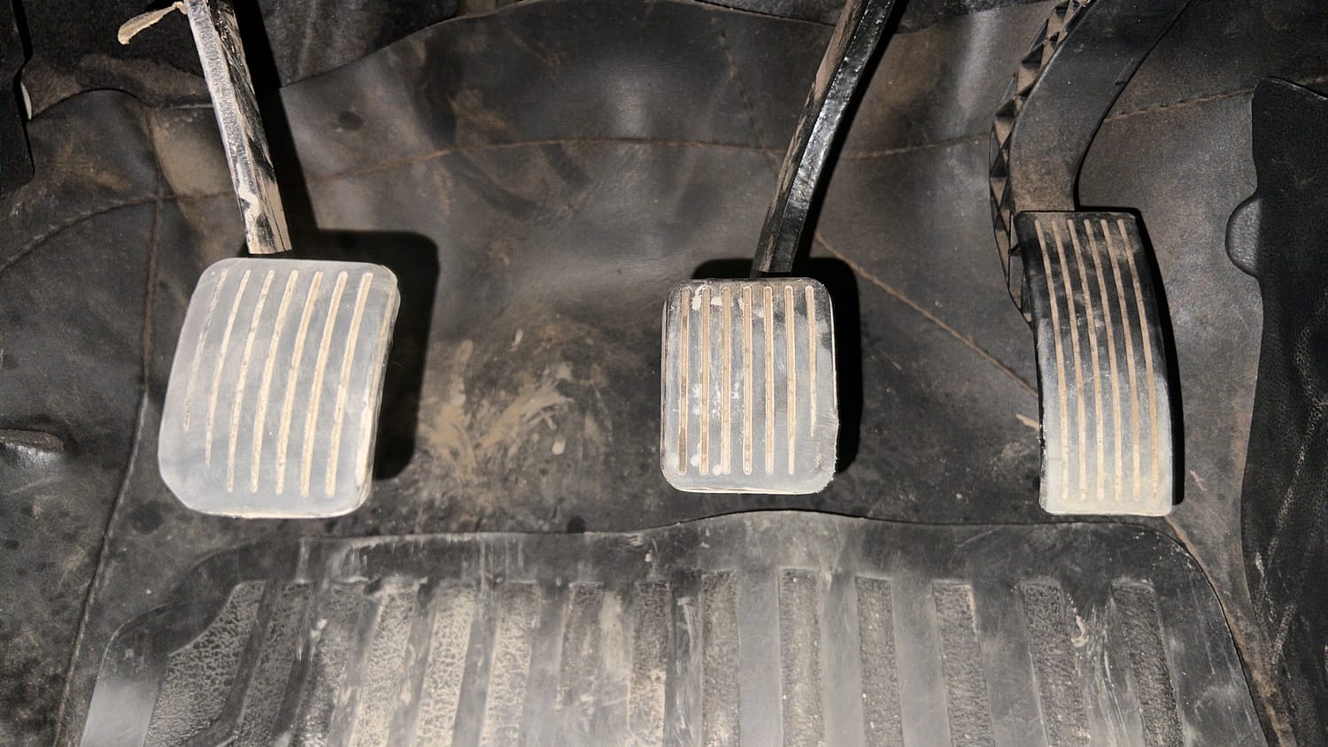 Used 2014 Hyundai Grand i10 Sportz 1.2 Kappa VTVT Petrol Manual interior PEDALS VIEW
