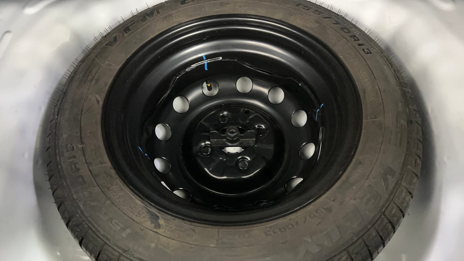 Used 2017 Hyundai Eon Magna + Petrol Manual tyres SPARE TYRE VIEW