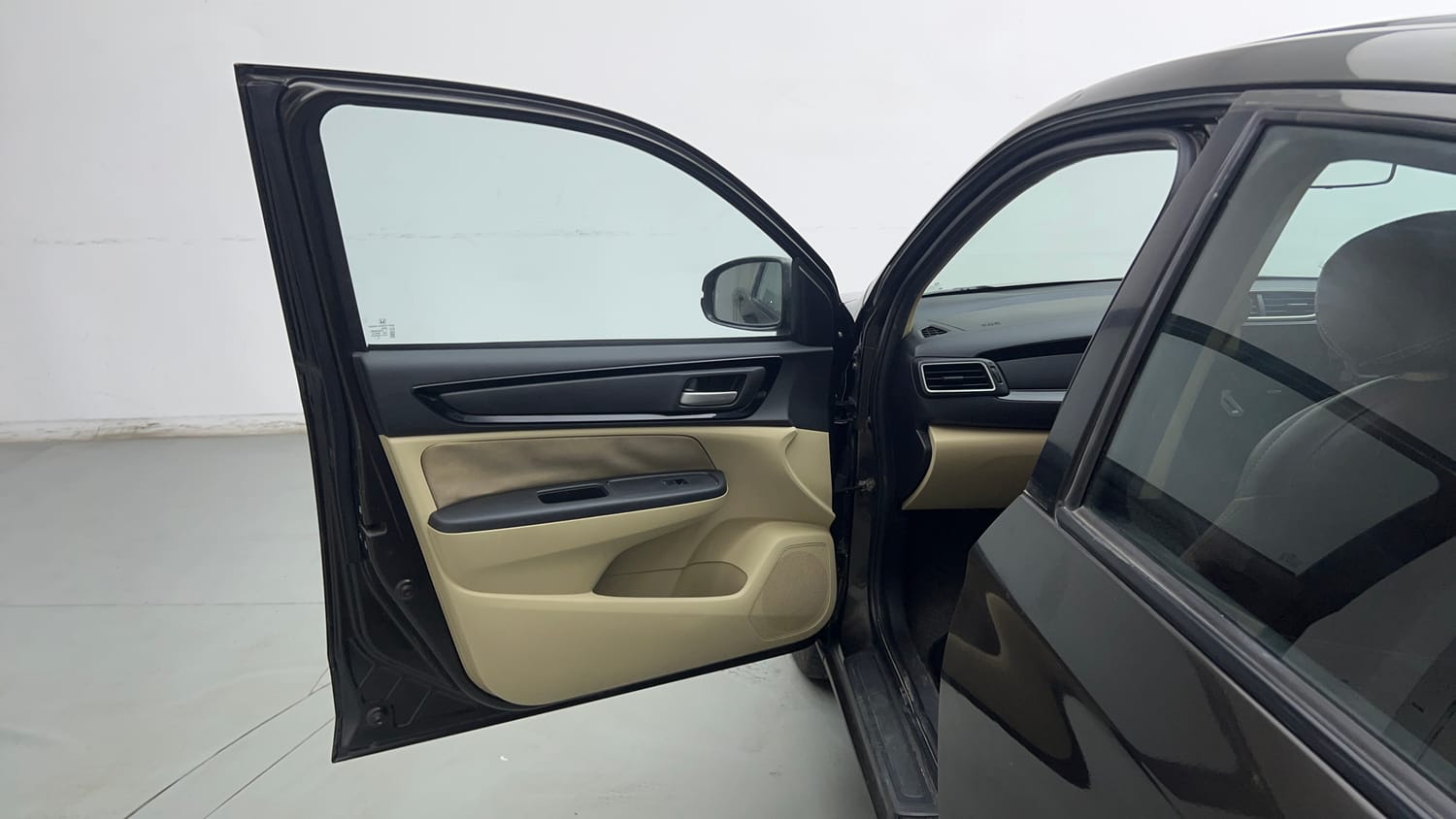 Used 2020 Honda Amaze 1.2 S MT Petrol Petrol Manual interior LEFT FRONT DOOR OPEN VIEW