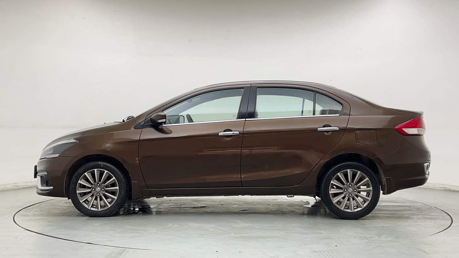 Used 2020 Maruti Suzuki Ciaz Alpha Hybrid 1.5 Petrol Manual exterior LEFT SIDE VIEW