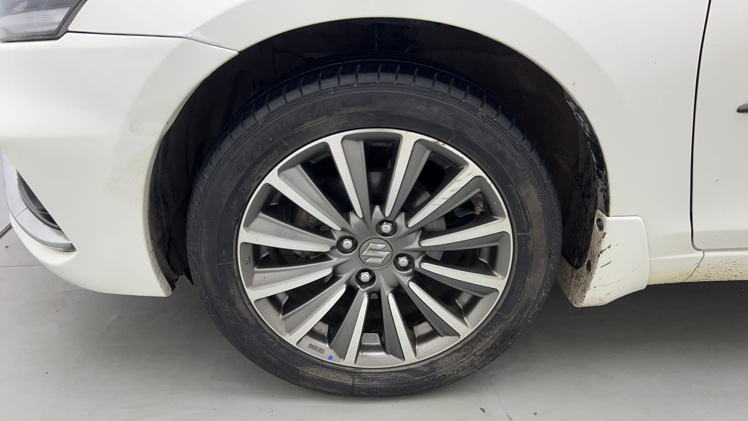 Used 2022 Maruti Suzuki Ciaz Alpha 1.5 AT Petrol Automatic tyres LEFT FRONT TYRE RIM VIEW
