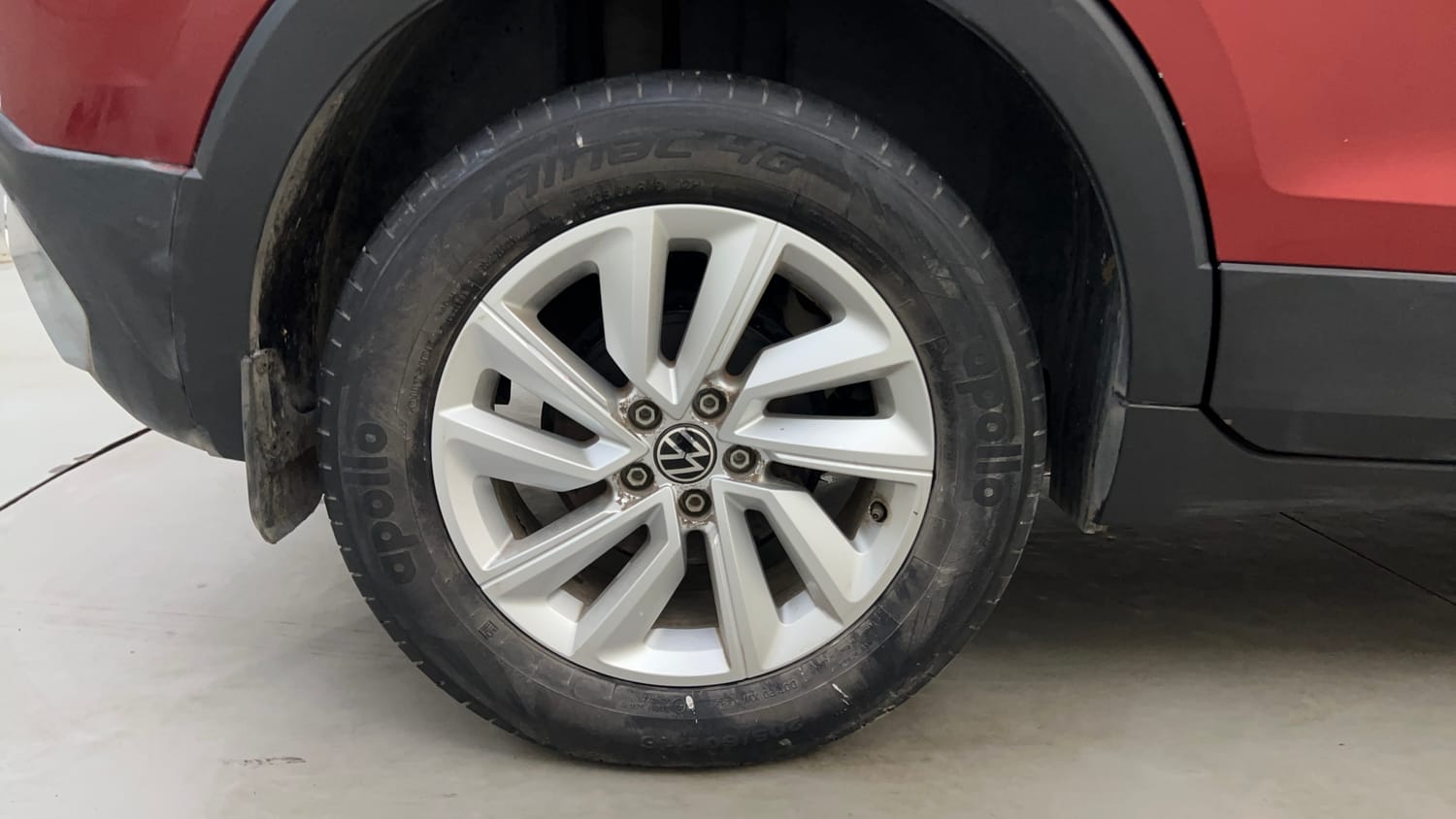 Used 2022 Volkswagen Taigun GT 1.5 TSI MT Petrol Manual tyres RIGHT REAR TYRE RIM VIEW