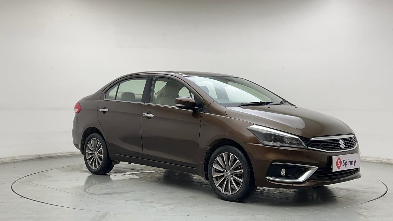 Used 2020 Maruti Suzuki Ciaz Alpha Hybrid 1.5 Petrol Manual exterior RIGHT FRONT CORNER VIEW